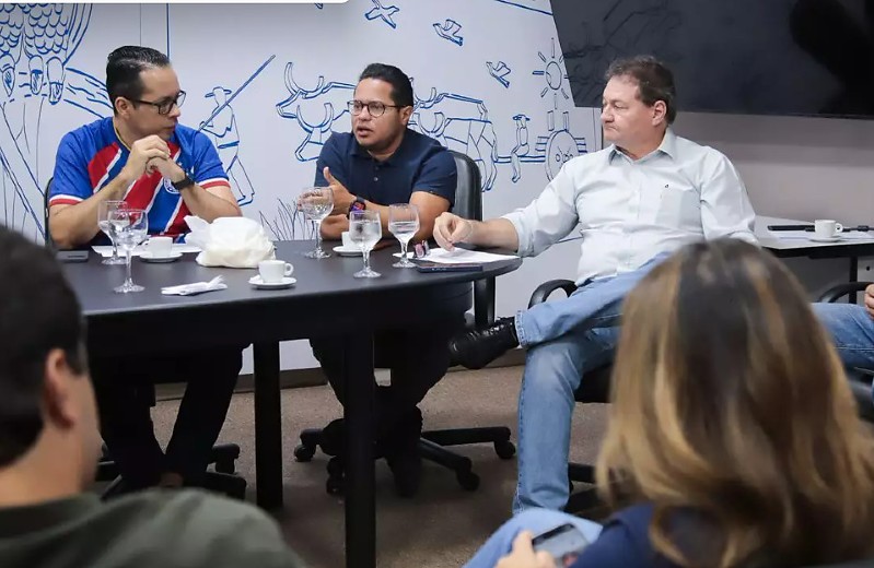 Secretários apresentam dados sobre custos e arrecadação para justificar cobrança junto ao IPTU 2026