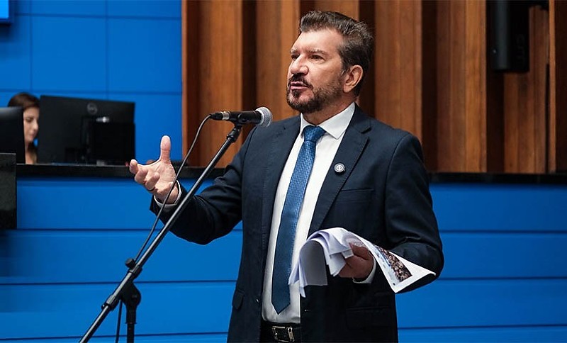 Kemp apresentou moção contra prefeita hoje na Alems