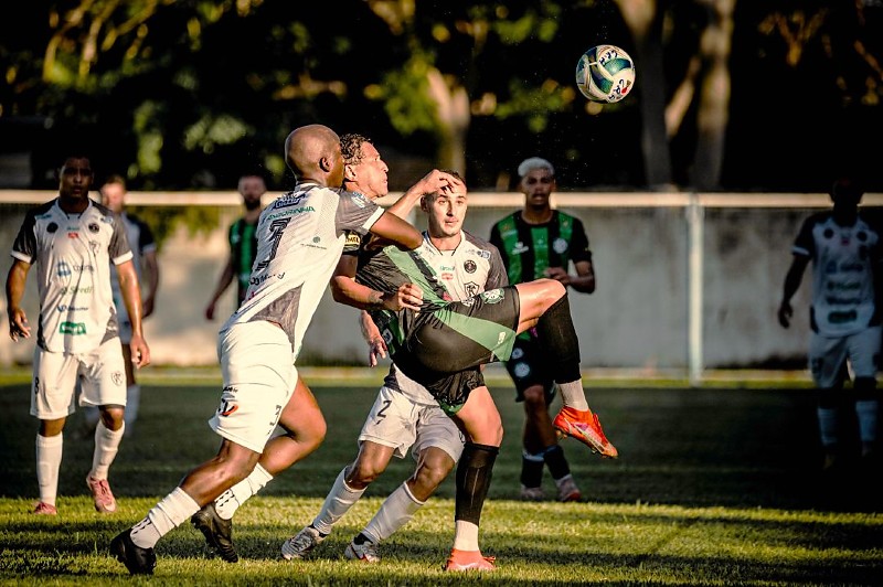 Aquidauana sai na frente, mas leva empate do Corumbaense nos acréscimos do segundo tempo