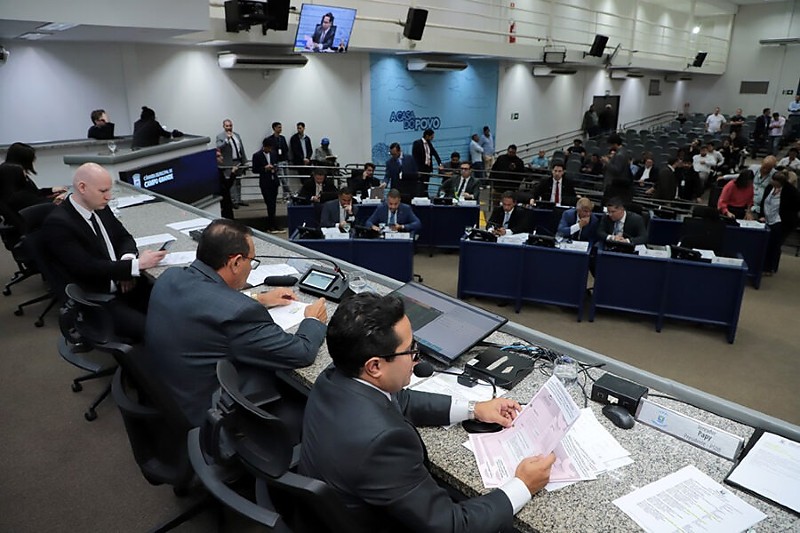Vereadores em sessões na Câmara Municipal de Campo Grande
