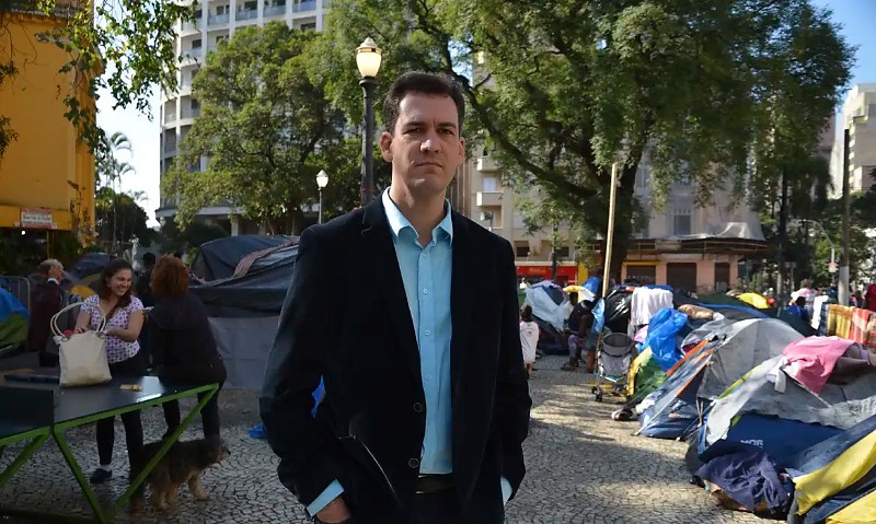 Segundo um dos membros do Conselho Estadual de Direitos Humanos, Ariel de Castro Alves, os acampados não quiseram desmontar as barracas porque várias eram frágeis demais para serem refeitas e outras estão armazenando alimentos e objetos pessoais