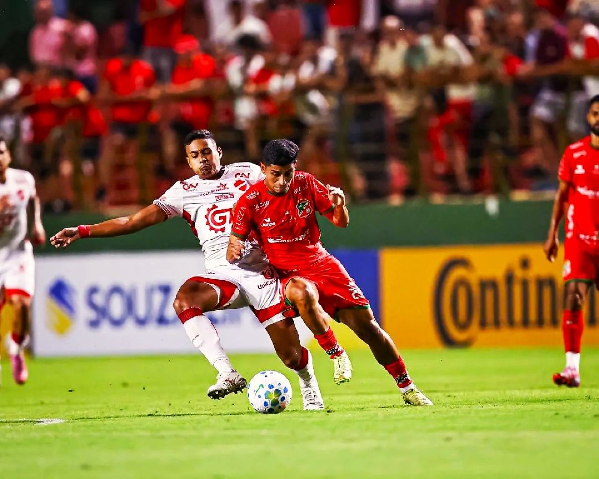 O Volta Redonda-RJ venceu de virada o Ivinhema-MS por 4 a 2  no Est&aacute;dio Saraiv&atilde;o, e avan&ccedil;a na Copa do Brasil
