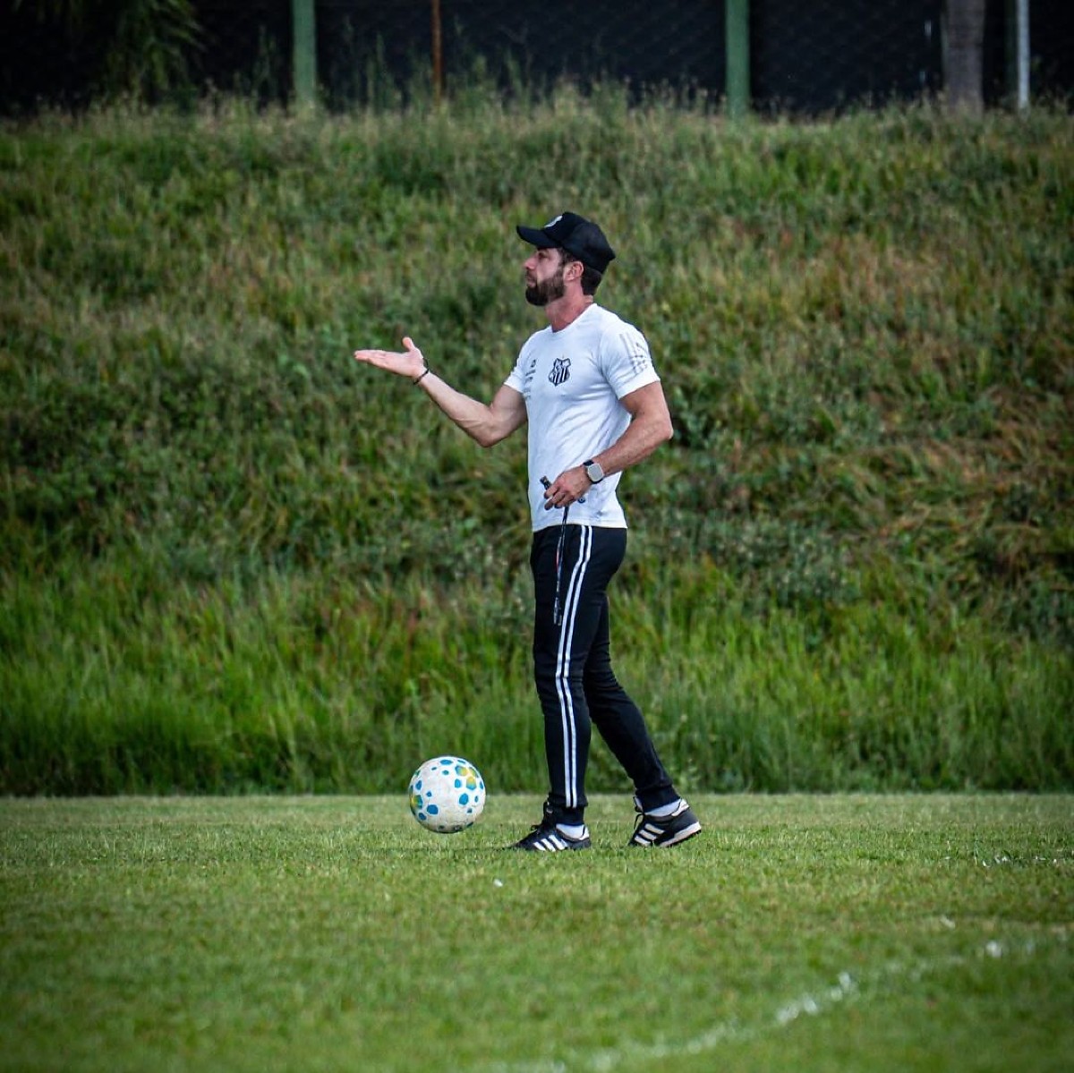  Treinos do Oper&aacute;rio FC no CT do Goi&aacute;s (10.03) T&eacute;cnico Paulo Massaro