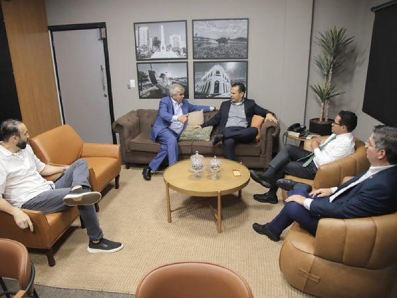 vereadores da Câmara Municipal de Campo Grande se reuniram com o Secretário Municipal de Saúde, Marcelo Vilela