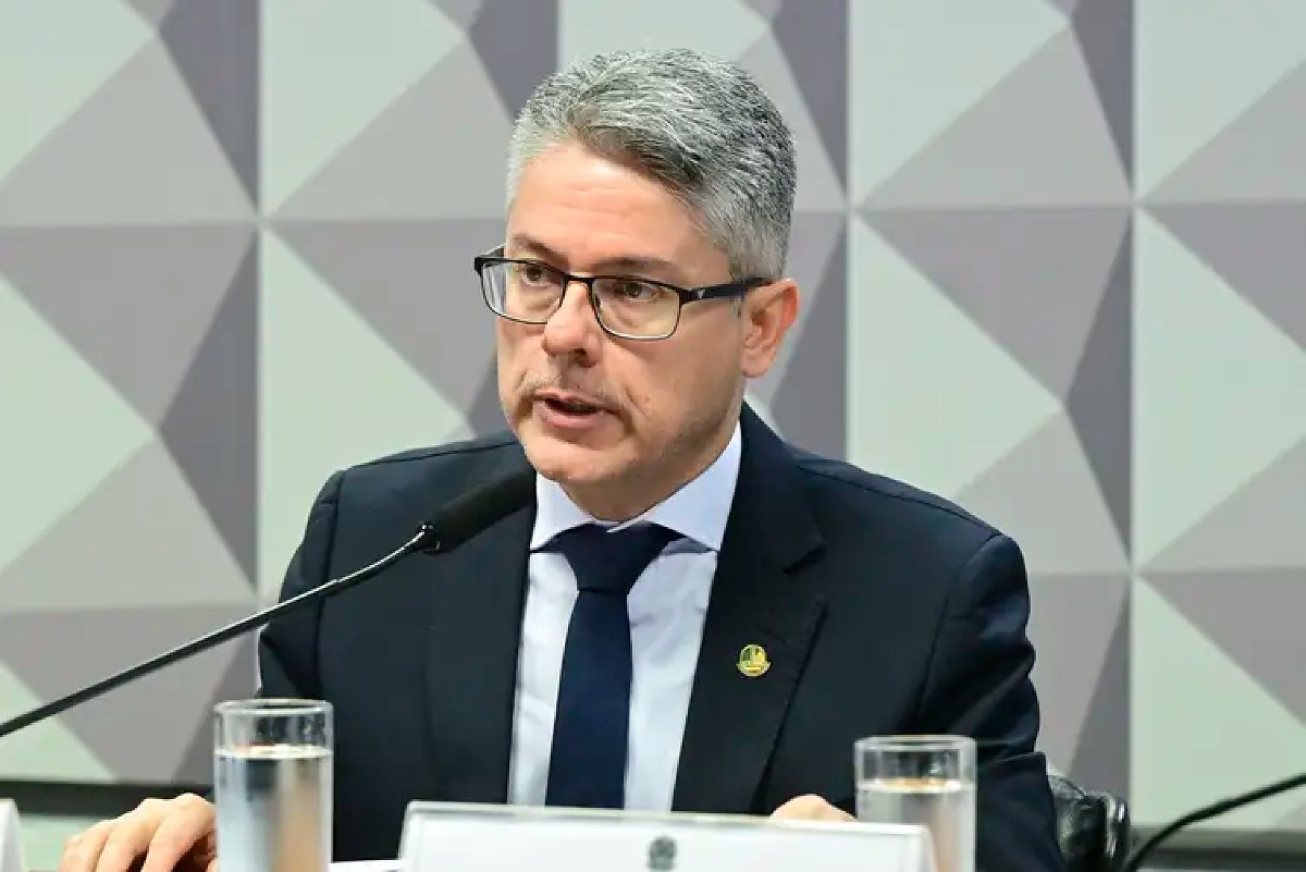 CPI do Crime aprova pedido para investigar benefici&aacute;rios do Master