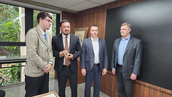 Comitiva da Ucrânia na Alems1.jpeg