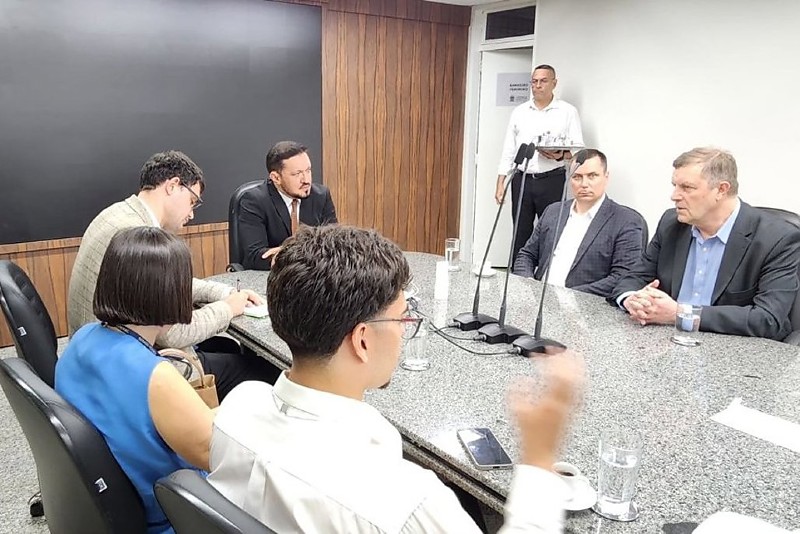 O vice-presidente da Comissão de Meio Ambiente, Lucas de Lima, recepcionou os visitantes da Ucrânia nesta terça-feira