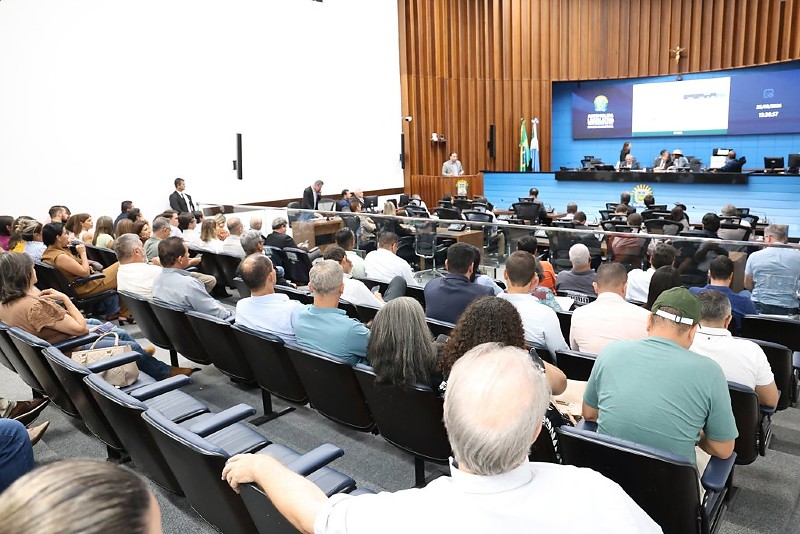 Audiência pública contou com participação de vereadores, prefeitos e outros representantes dos municípios