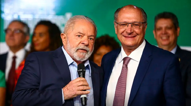 Lula anuncia Geraldo Alckmin como vice na chapa presidencial