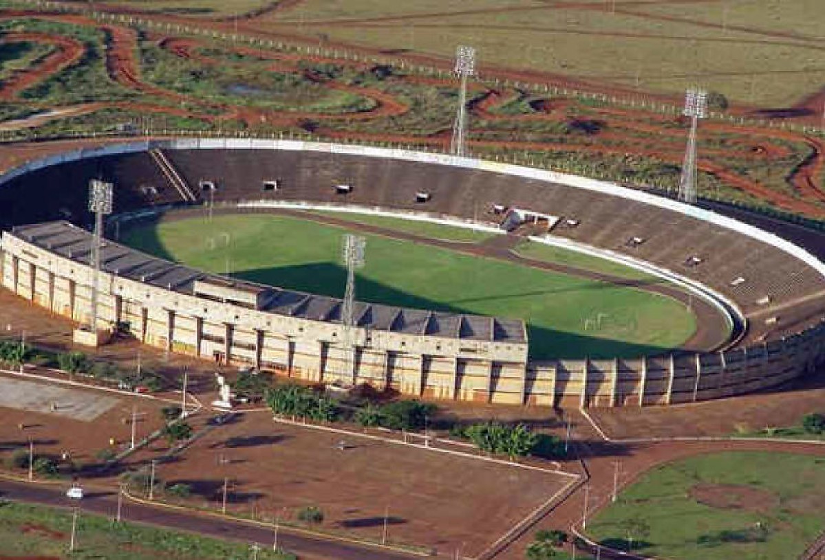 Est&aacute;dio Fr&eacute;dis Saldivar