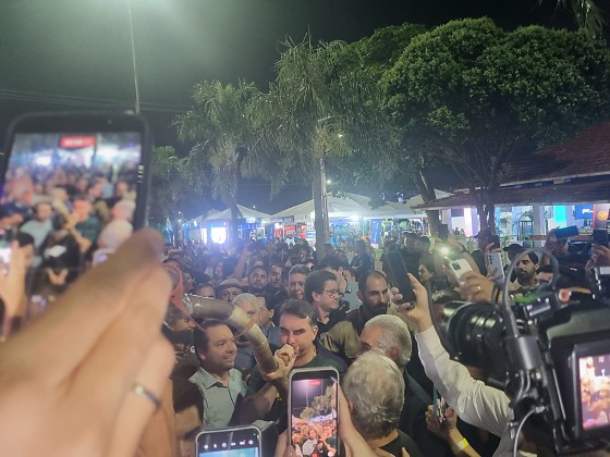 Fl&aacute;vio Bolsonaro na Expogrande
