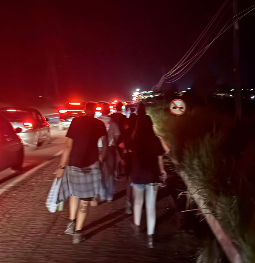 Multid&atilde;o enfrenta congestionamento ap&oacute;s show do Guns N&rsquo; Roses