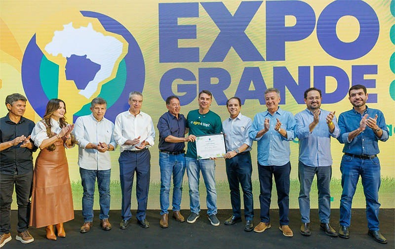 Flávio recebeu diploma da Assembleia em MS
