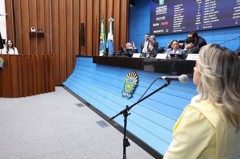 Mara Caseiro subiu à tribuna. Lia Nogueira e Lidio Lopes concordaram com a necessidade de uma nova cultura