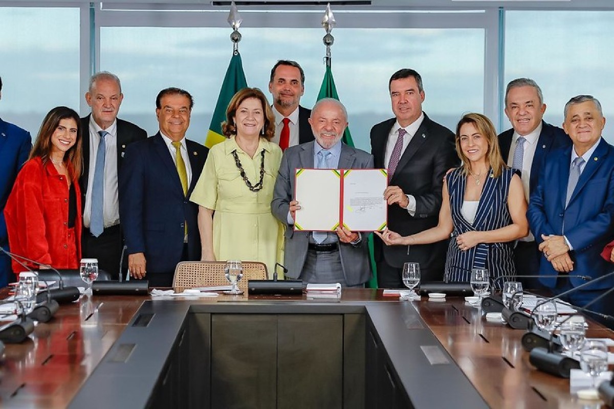 Lula assina contrato de US$ 250 milh&otilde;es para obras rodovi&aacute;rias em Mato Grosso do Sul