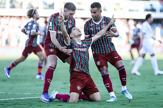 Savarin &eacute; destaque do Fluminense na vitoria contra o Santos, por 3 a 2 na Vila Belmiro