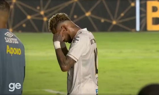 Neymar sai vaiado na derrota do Santos contra o Fluminense 