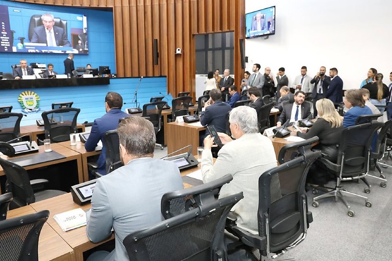 Sessão ordinária começa às 9h aberta e é aberta a participação da população
