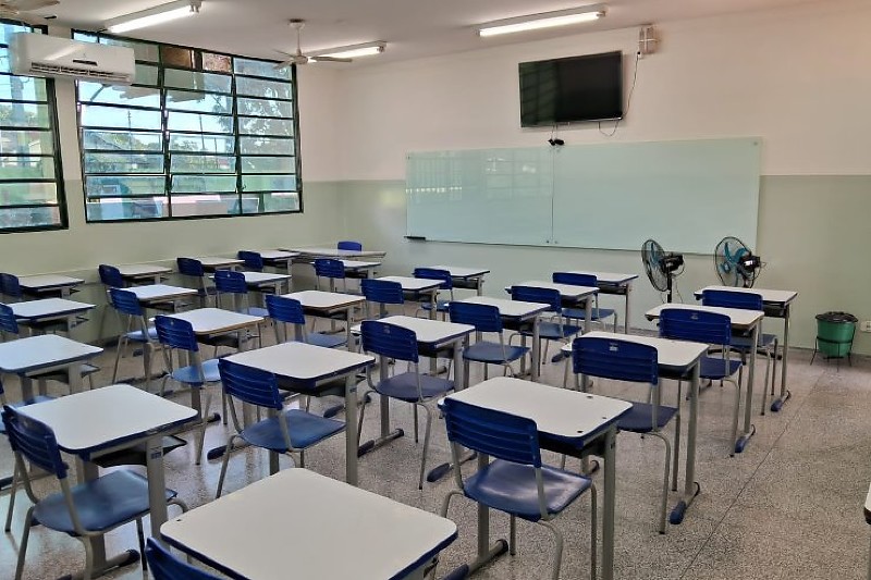 Governo de MS investe na aquisição de novos mobiliários escolares.