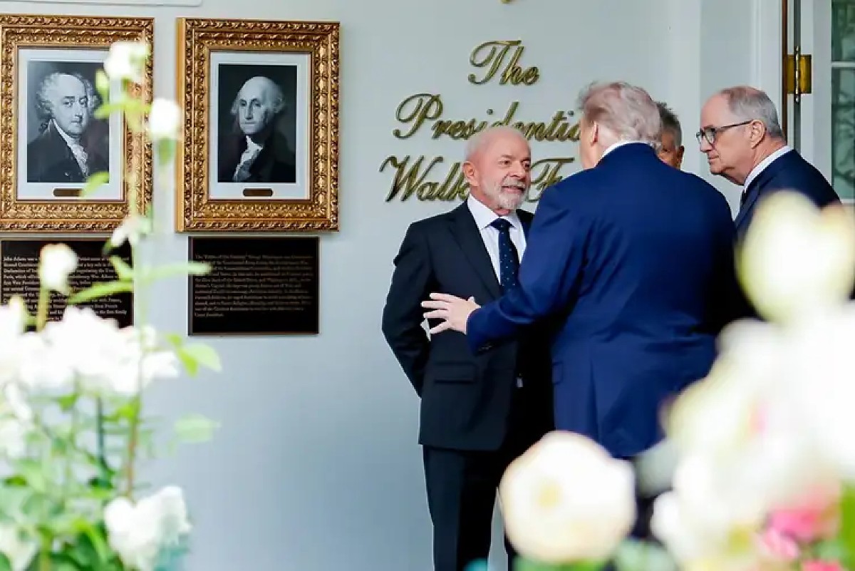 Lula deixa a Casa Branca ap&oacute;s reuni&atilde;o com Trump