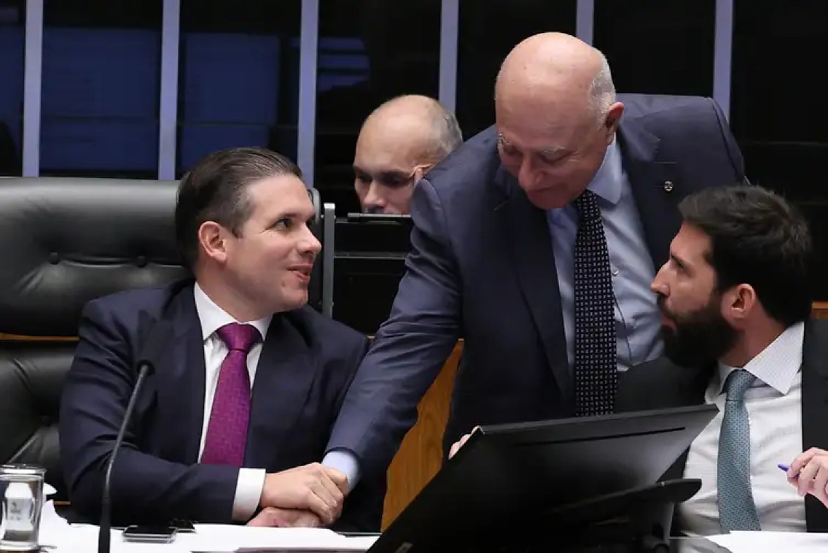 Especialistas e munic&iacute;pios criticam PL sobre minerais cr&iacute;ticos