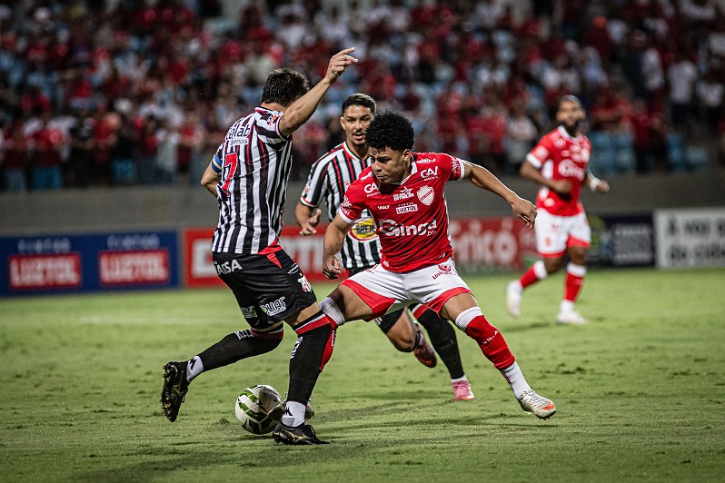 Vila Nova e Anápolis se enfrentam nesta quarta-feira (13), às 19h, no OBA, em Goiânia (GO)