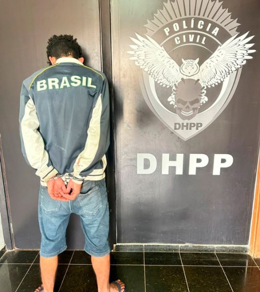 Homem é preso após confessar assassinato por causa de roupas