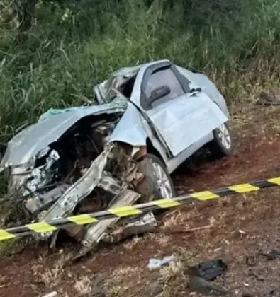 Colis&atilde;o entre carro e carreta mata m&uacute;sico em rodovia de MS