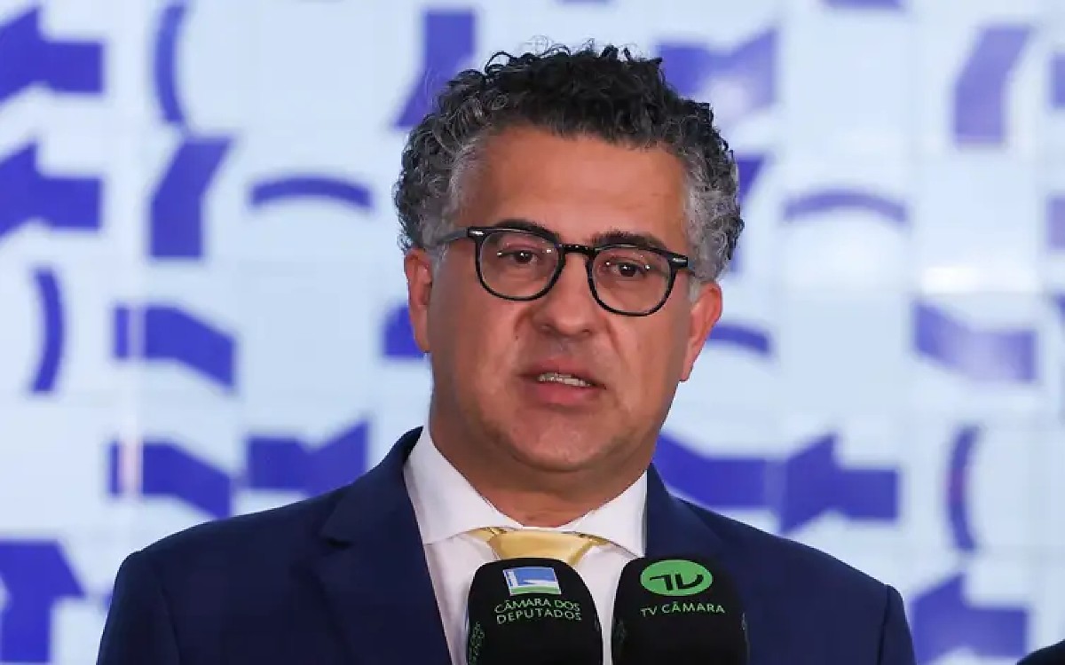 Parecer da 6x1 &eacute; adiado em meio &agrave; press&atilde;o para transi&ccedil;&atilde;o de 10 anos