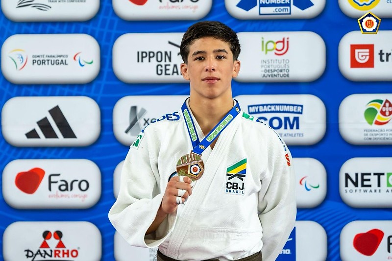 judoca, André Lucas Gessi Dodero, de 16 anos, conquistou a medalha de bronze em competição realizada em Portugal neste final de semana