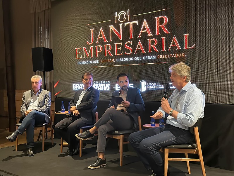 Senador Nelsinho Trad participou do jantar empresarial com deputado estadual Paulo Corrêa, do ex-secretário Jaime Verruck