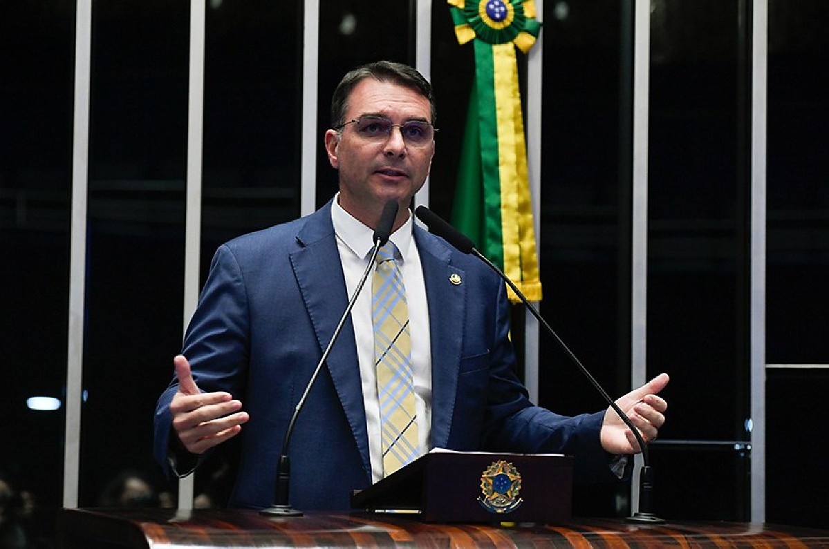 Fl&aacute;vio Bolsonaro