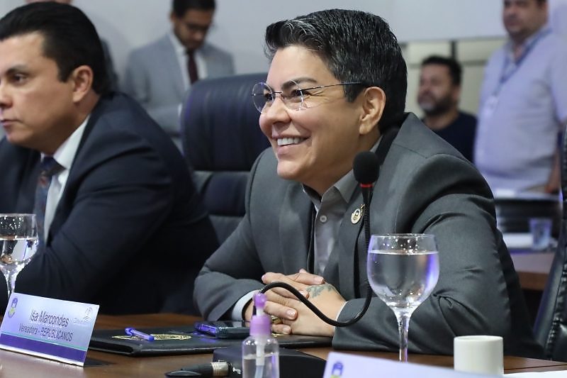Em votação aberta, os 20 vereadores aptos a votar acompanharam o parecer da Comissão Processante e aprovaram o relatório, determinando o arquivamento da denúncia contra Isa Marcondes