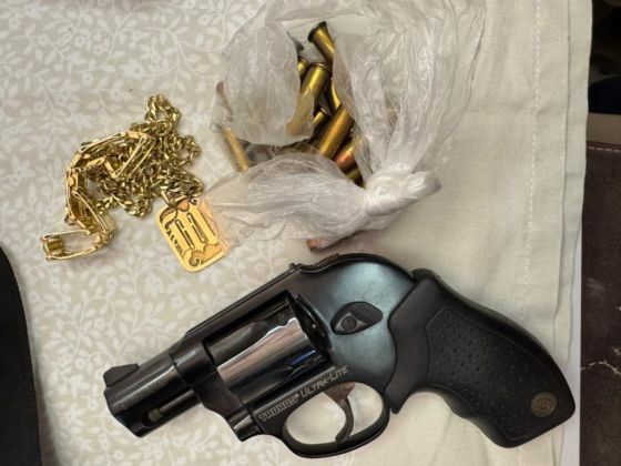 Opera&ccedil;&atilde;o contra lavagem de dinheiro prende dois em flagrante por posse de armas