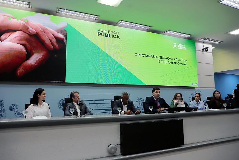 Audiência teve especialistas da área a importância da autonomia do paciente e do fortalecimento de políticas públicas