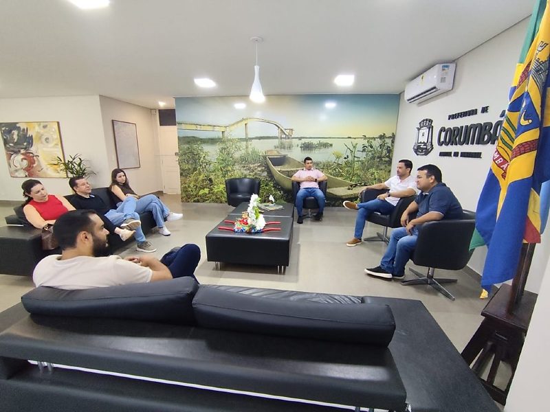 Prefeito de Corumbá, recebe empresário Josenei Homochinski, sócio-proprietário da Sol Magazine