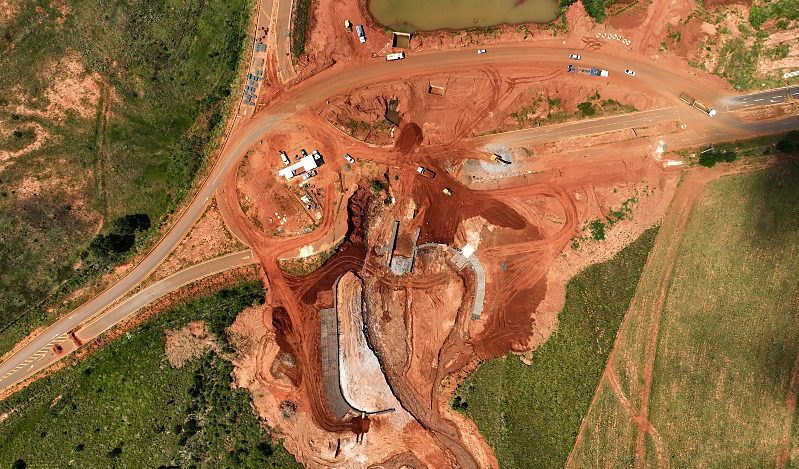 Empresa contratada para execução de obras para evitar aumento da erosão