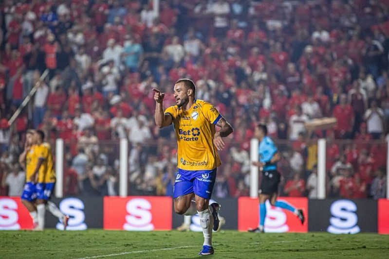 Vila Nova vence o Botafogo/SP e segue com o sonho de acesso a elite nacional