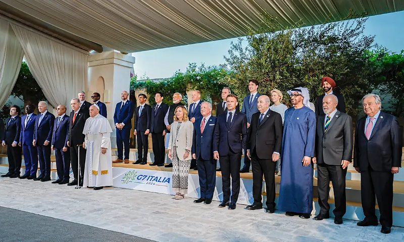 Presidente Lula foi convidado por Emmanuel Macron para participar do G7 na França