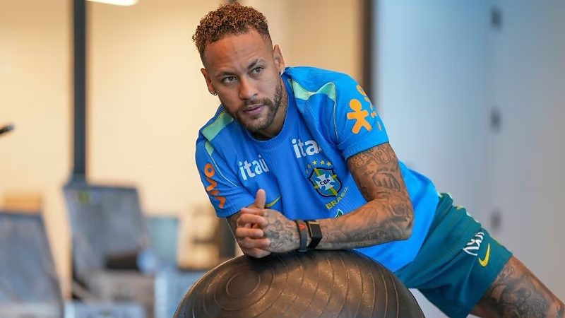 Neymar segue em tratamento e improvável que esteja na partida contra o Haiti, na próxima sexta-feira (19)