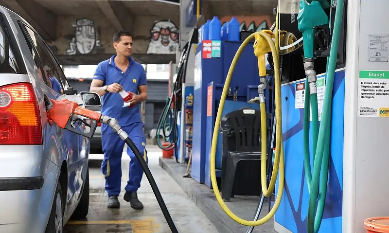 Rio de Janeiro (RJ), 20/03/2026 - Posto de gasolina Ipiranga no Castelo