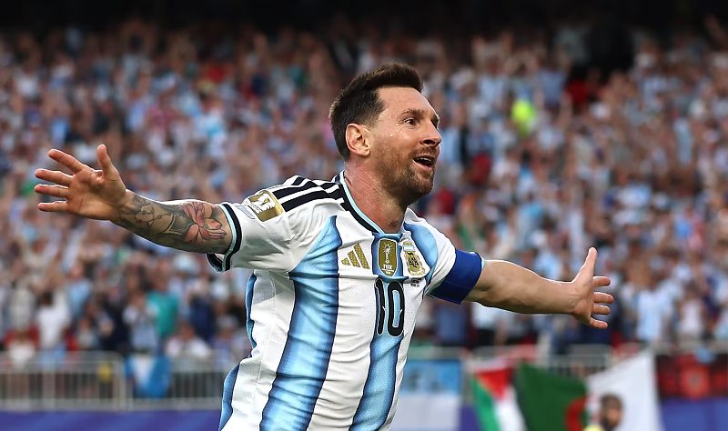 Lionel Messi faz faz hat-trick e anota seu nome na história das Copas do Mundo