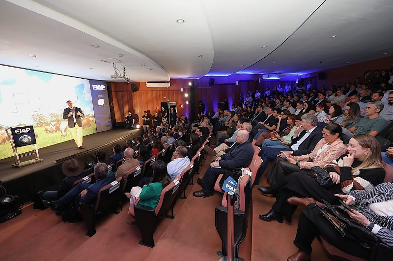 MS apresenta potencial agroindustrial e energético a representantes de 15 países