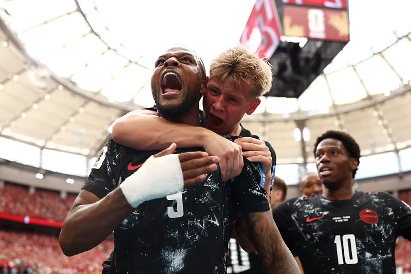 Canadá atropela Qatar por 6 a 0 e conquista a sua primeira vitória em Copas do Mundo.