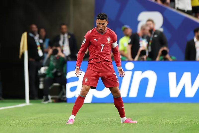 Cristiano Ronaldo se torna o primeiro a marcar em seis Copas do Mundo e chega a 10 gols no torneio