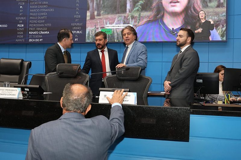 Pauta foi adiada após o deputado João César Mattogrosso (PSDB) pedir vistas no projeto