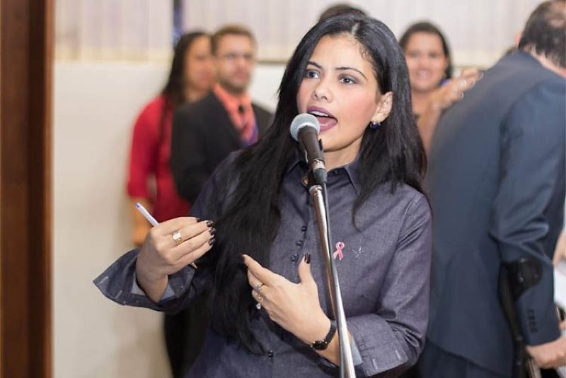 Grazielle em sessão da Assembleia, em 2017