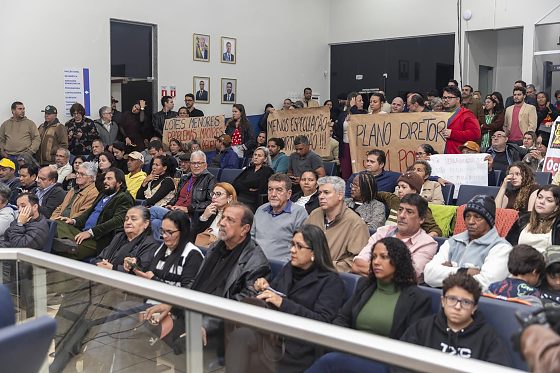 Protesto na C&acirc;mara Tr&ecirc;s Lagoas 
