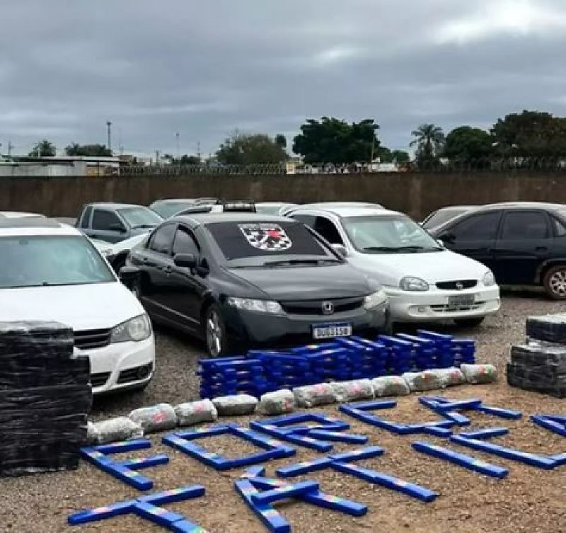 Polícia Militar apreendeu drogas, veículos, celulares, balança e antenas Starlink durante operação na Capita