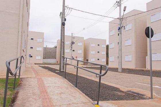 Prefeitura entrega novas moradias do programa habitacional em Campo Grande